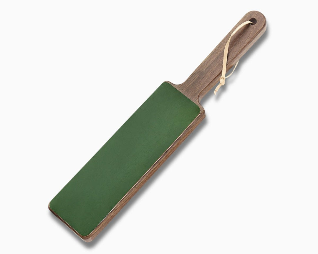 Cuir à rasoir en noyer et cuir de vache