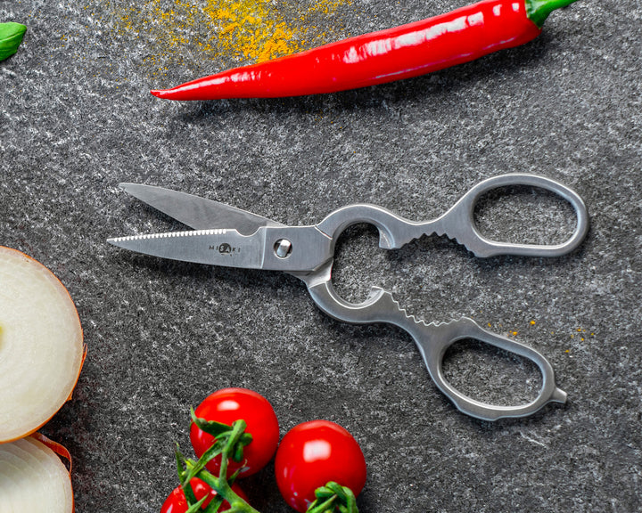 Multifunctional kitchen scissors