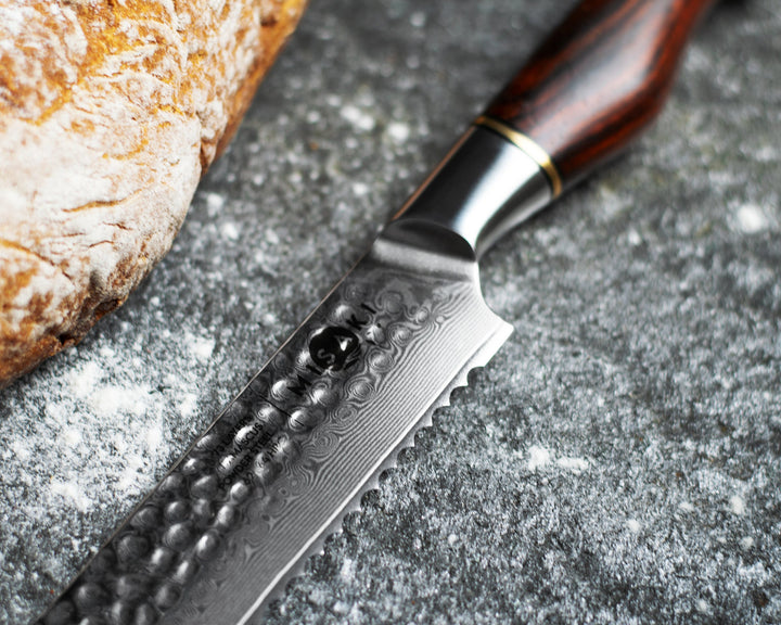 MISAKI Akane Brotmesser Rosenholzgriff Damaststahl.
